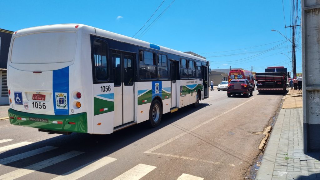 Mulher fica ferida em acidente na Rua Europa