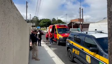 Imagem referente a Motociclista embriagado foge de acidente e é preso após disparo da PRF em Fazenda Rio Grande