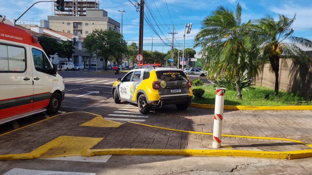 Rapaz em surto em shopping mobiliza Samu e PM