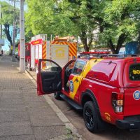 Imagem referente a Bombeiros combatem incêndio em estabelecimento desocupado no Centro