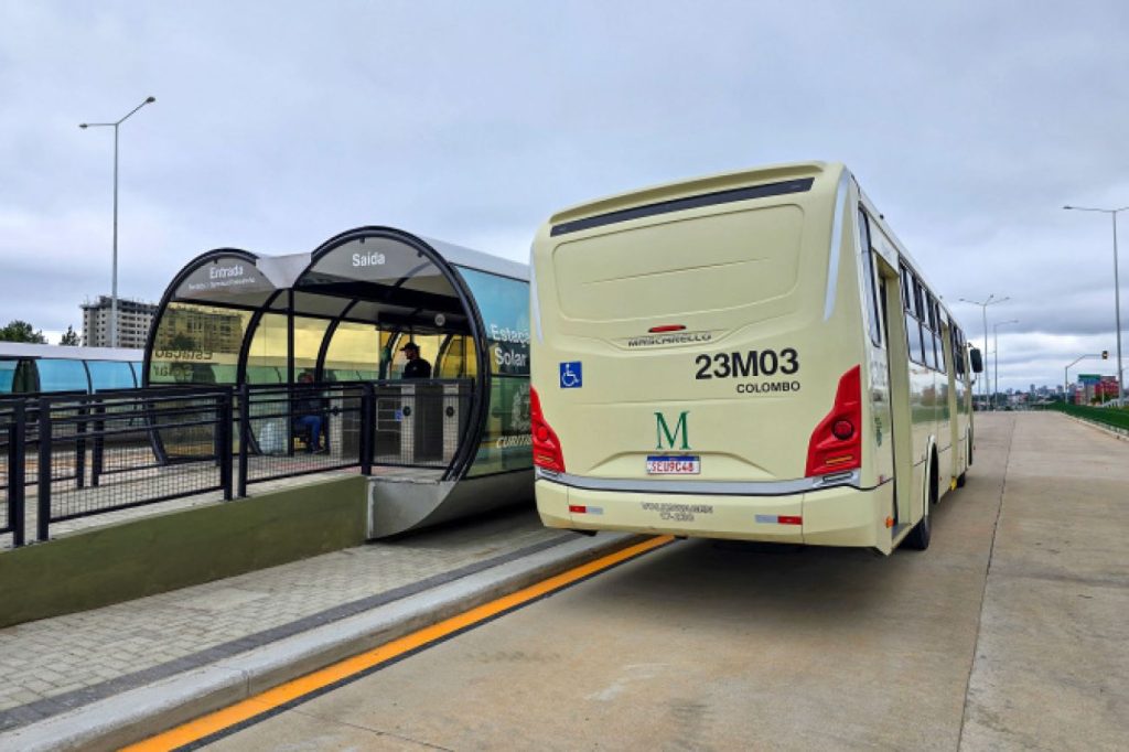 Nova linha de ônibus entre Colombo e Curitiba começa a operar nesta terça-feira