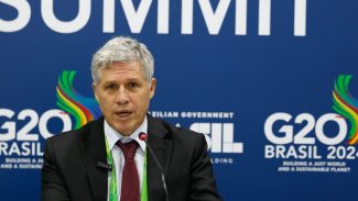 Ministro defende novas parcerias para impulsionar agricultura familiar