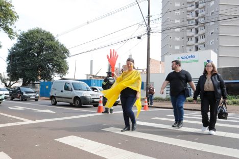 Imagem referente a Transitar promove ação educativa “Pé na Faixa” no centro de Cascavel