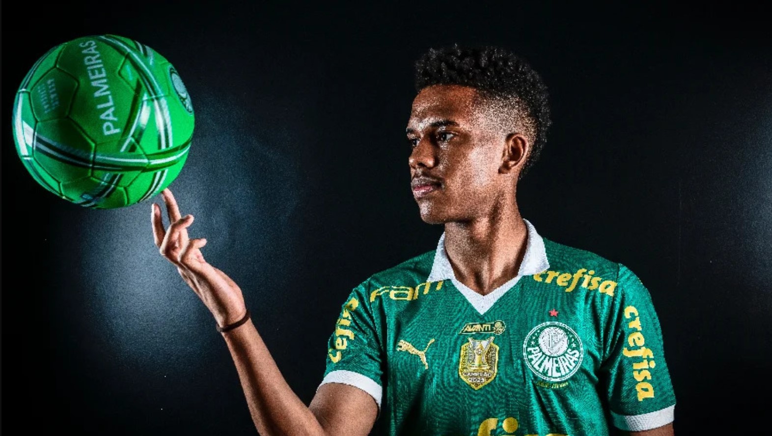 Jogadores que disputam a artilharia do Brasileirão 2024 Imagem referente a Jogadores que disputam a artilharia do Brasileirão 2024