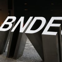 Imagem referente a BNDES assina contrato com Banco de Desenvolvimento da América Latina 