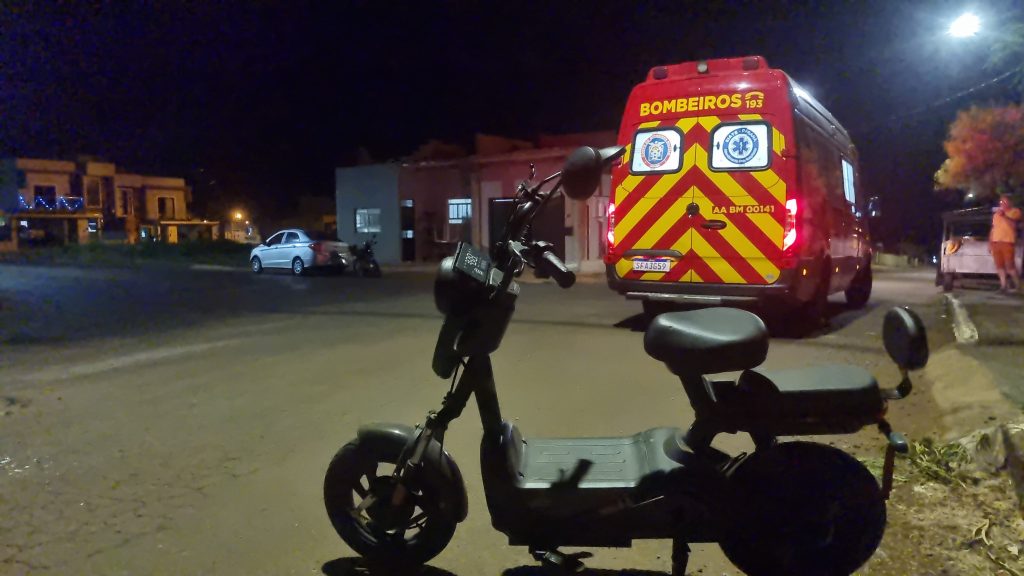 Homem com bicicleta elétrica se envolve em acidente no Bairro Siena