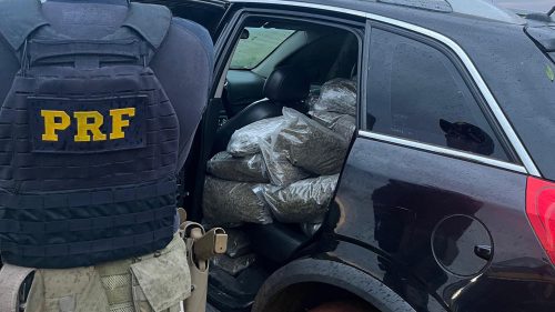 Imagem referente a PRF apreende quase 200 Kg de maconha em Candói e recupera carro roubado