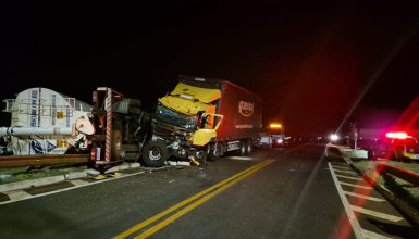 Imagem referente a Caminhões envolvidos em acidente com vítimas em Toledo eram de Cascavel