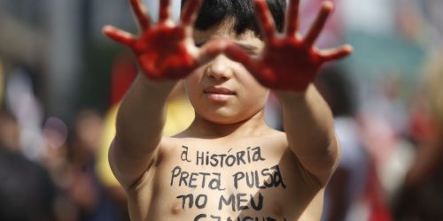 Marcha do Dia da Consciência Negra reúne centenas de pessoas em SP