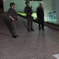 Imagem referente a BR-277: Homem é abordado pelo exército e detido por estar com maconha