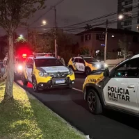 Imagem referente a Veterinário causa tumulto em bar e é preso após agredir PMs