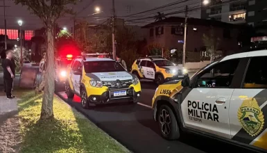 Imagem referente a Veterinário causa tumulto em bar e é preso após agredir PMs