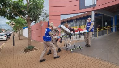 Imagem referente a Mulher é socorrida após sofrer queda no Colégio Estadual Jardim Santa Cruz