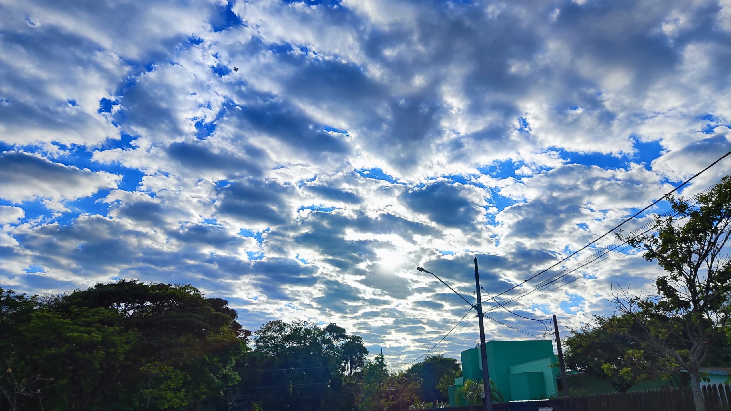 Clima permanece instável nesta quinta-feira em Cascavel; faz máxima de 27°C e pode chover