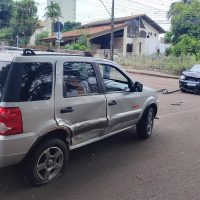 Imagem referente a Virtus e Ecosport se envolvem em colisão no Bairro Country