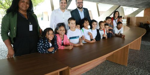 Imagem referente a Mesas do G20 são doadas para escolas públicas do Rio