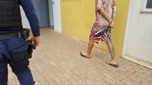 Imagem referente a Homem é detido por ameaçar funcionários de mercado em Cascavel