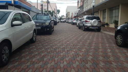 Imagem referente a Transitar proíbe veículos de estacionarem no calçadão da Travessa Jarlindo João Grando