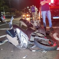 Imagem referente a Motociclista fica ferido em acidente na Avenida Carlos Gomes