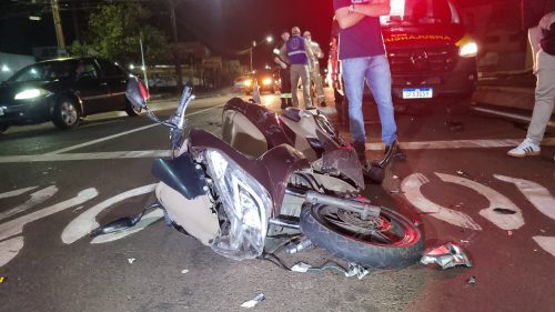 Imagem referente a Motociclista fica ferido em acidente na Avenida Carlos Gomes