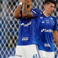 Imagem referente a Cruzeiro é vice-campeão sul-americano após levar 3 a 1 do Racing