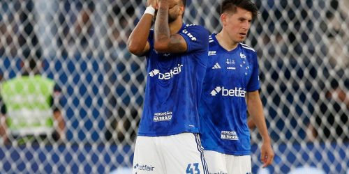 Imagem referente a Cruzeiro é vice-campeão sul-americano após levar 3 a 1 do Racing