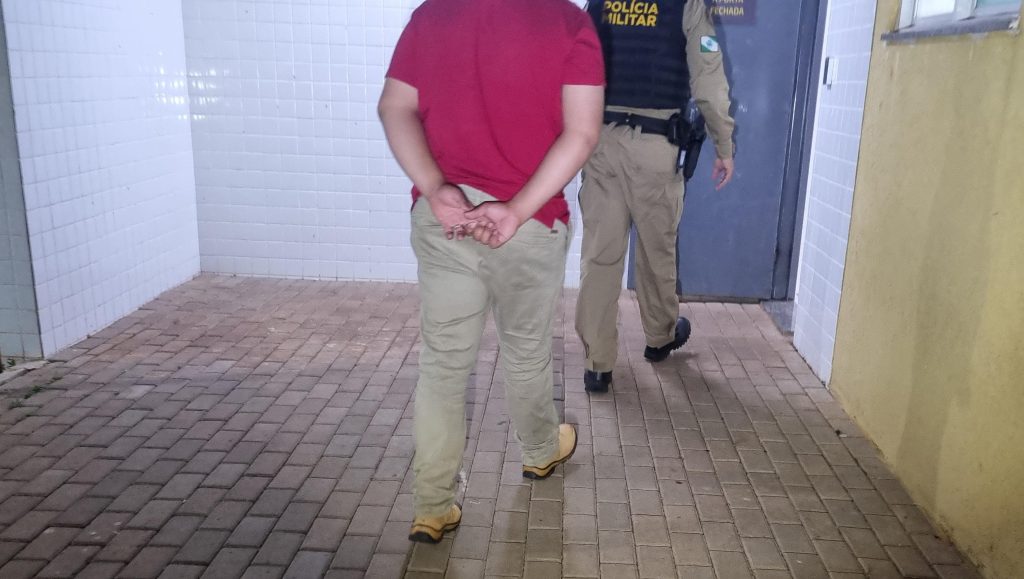 Condutor embriagado é preso após atropelar três pessoas em Corbélia