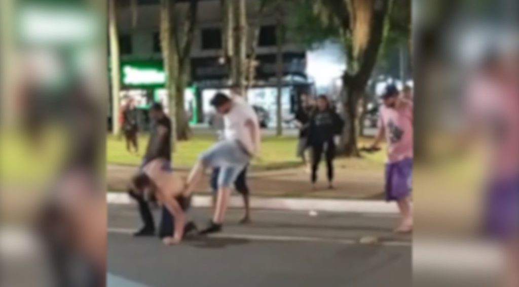 Briga generalizada mobiliza Polícia Militar no Centro de Cascavel