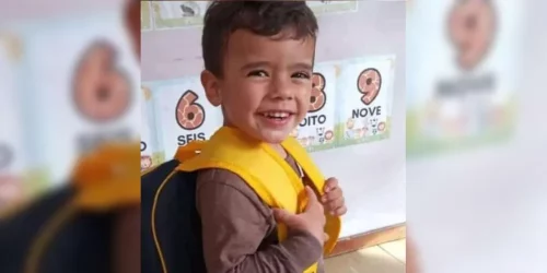 Imagem referente a Menino de 3 anos morre afogado durante viagem familiar