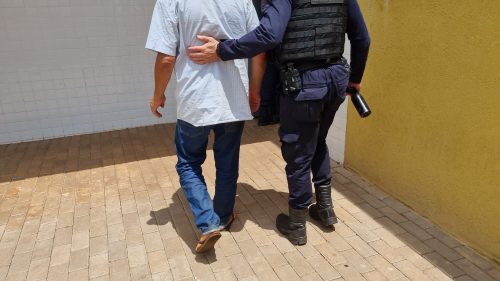 Imagem referente a Procurado pelo crime de violência doméstica, homem é detido pela GM