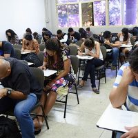 Imagem referente a Estudantes fazem a prova do Enade neste domingo