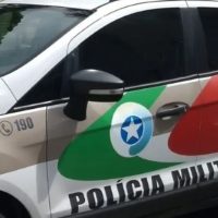 Imagem referente a Corpo em avançado estado de decomposição é encontrado amarrado em área de mata