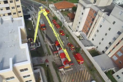 Imagem referente a Versáteis, plataformas mecânicas evoluíram socorro prestado pelos Bombeiros