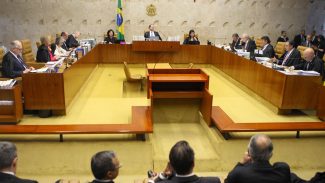 Maioria do STF vota por manter símbolos religiosos em órgãos públicos