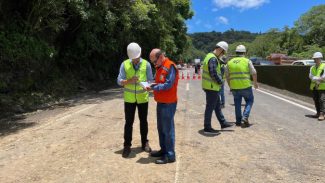 Defesa Civil Estadual acompanha situação da queda de rochas na BR-277