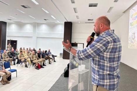 Imagem referente a Estado apresenta a municípios estratégias de segurança no Litoral durante a temporada