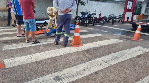 Imagem referente a Motociclista fica ferido ao cair de moto em pista com óleo