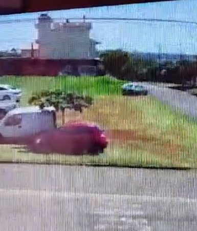 Imagem referente a Imagem flagra carro sendo furtado no Bairro São Cristóvão