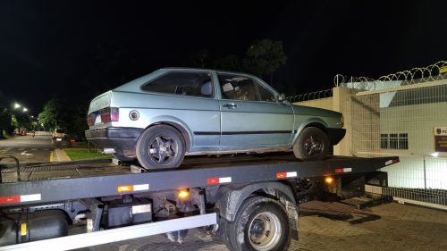 Imagem referente a Cidadão encontra carro furtado em estrada rural de Cascavel