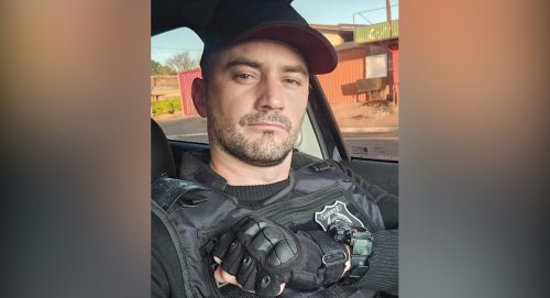 Imagem referente a Edson “Tato”, vigilante morto em grave acidente, está sendo velado no Cascavel Velho