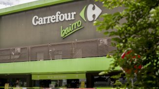 Carrefour pede desculpas e frigorífico encerra boicote ao grupo