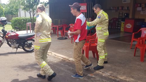 Imagem referente a Homem leva garrafada na cabeça em bar no bairro Brasília