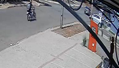 Imagem referente a Câmera flagra acidente que deixou motociclista ferido no Jardim Clarito