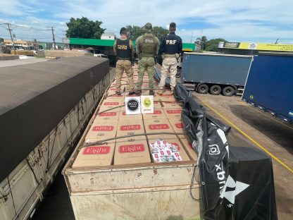 Imagem referente a Operação conjunta apreende carga de cigarros avaliada em R$ 2,4 milhões em Santa Terezinha