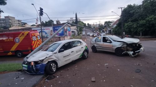 Imagem referente a Acidente entre carros é registrado na Rua Manoel Ribas em Cascavel