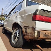 Imagem referente a Batida entre Toyota e Voyage interrompe trânsito no Centro de Cascavel