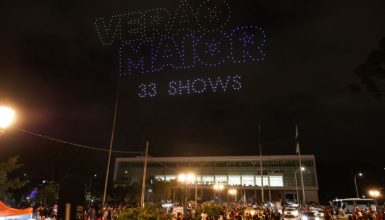 Imagem referente a Maior show de drones da história do Paraná marca o lançamento da programação do verão