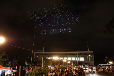 Imagem referente a Maior show de drones da história do Paraná marca o lançamento da programação do verão