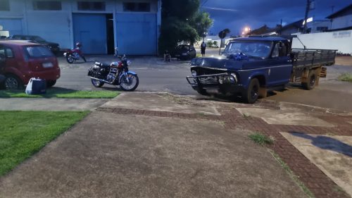 Imagem referente a Colisão entre Fiesta e D10 deixa motorista ferida no Universitário