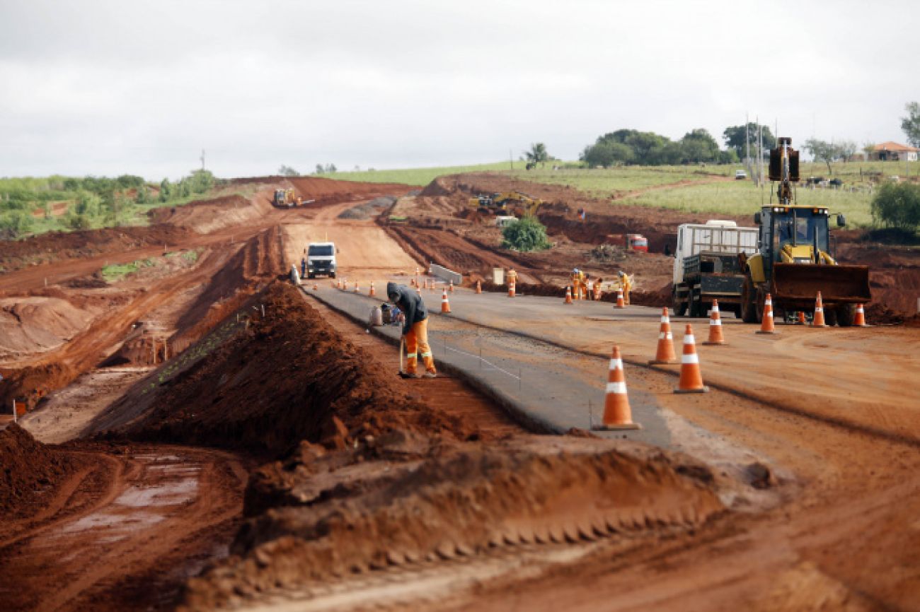 Governo regulamenta fundo para fomentar investimentos em infraestrutura no Paraná Governo regulamenta fundo para fomentar investimentos em infraestrutura no Paraná